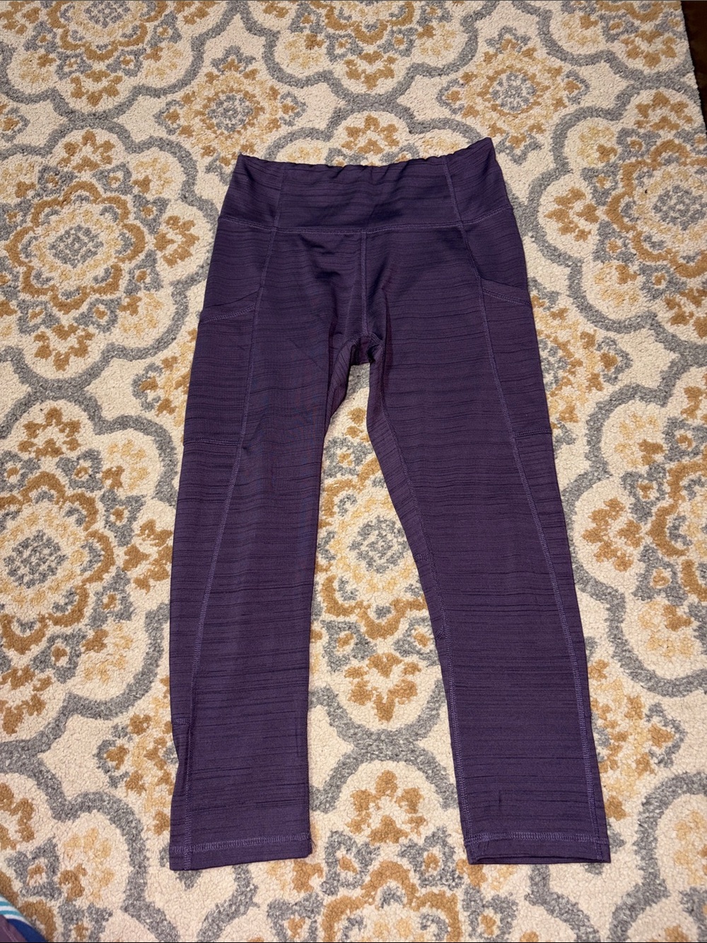 Joe Fresh purple cropped leggings